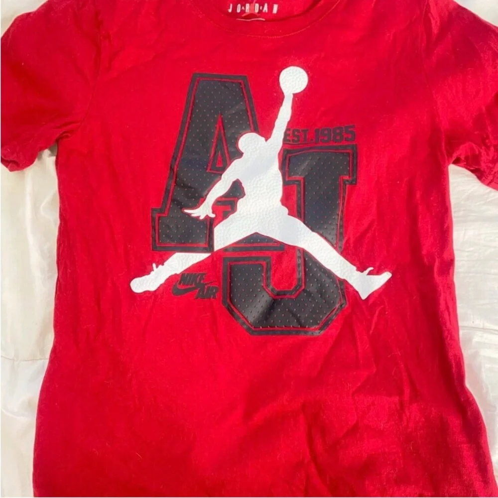 RARE air jordan puffy paint logo shirt